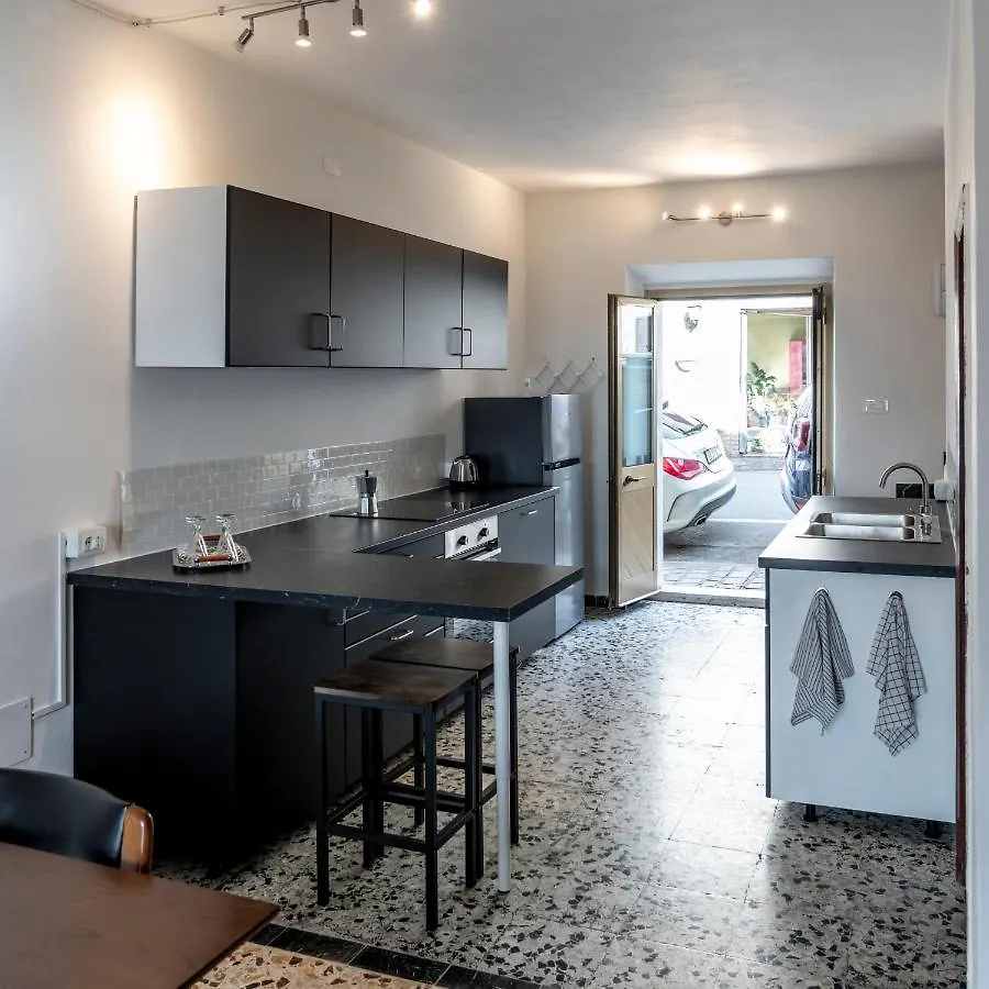 New Remodel & Garden - Entire House - Exclusive Use Villa Sassofortino Italia